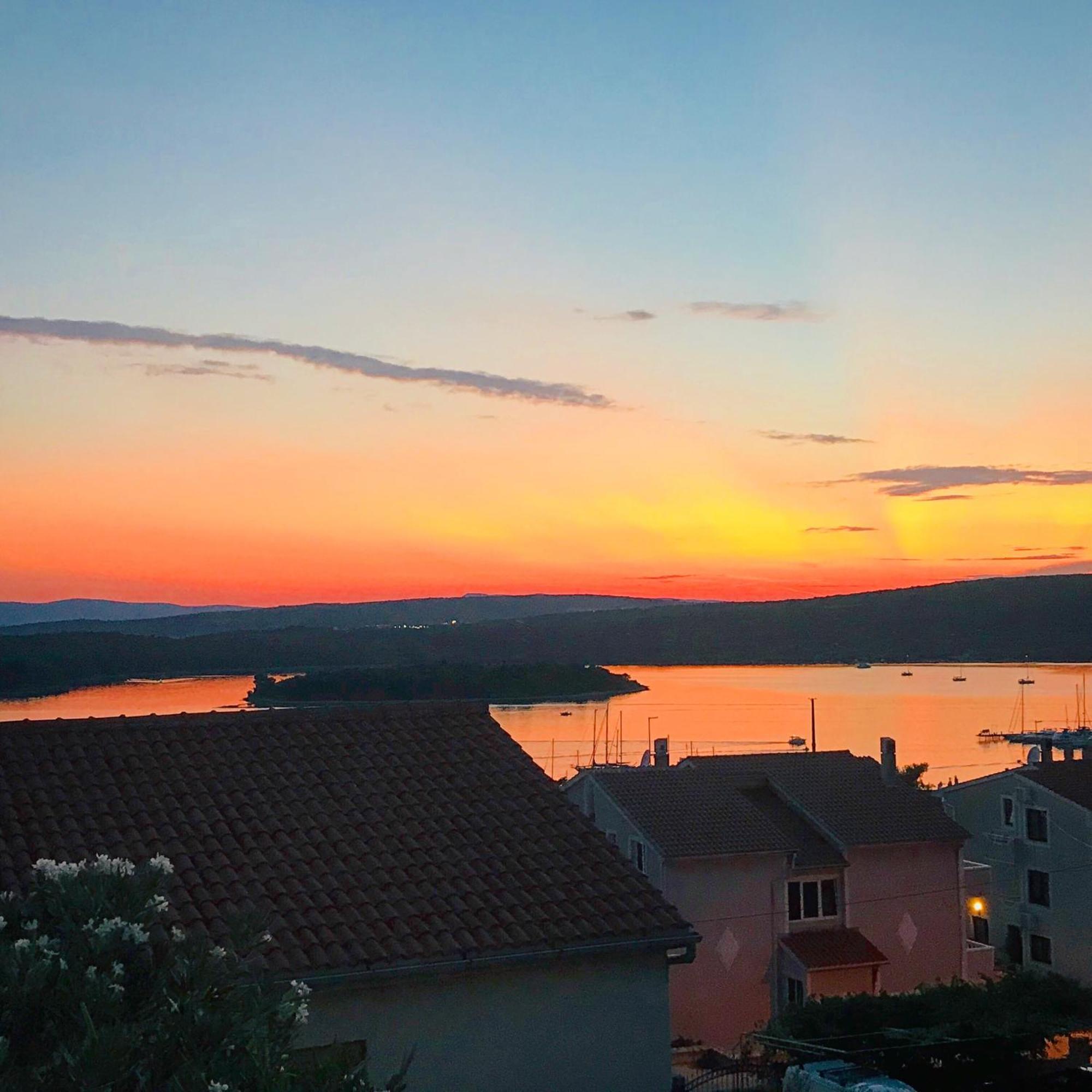 Holiday Place Veli Dvor - Vacation House With Private Garden In Old Town Punat Exterior photo